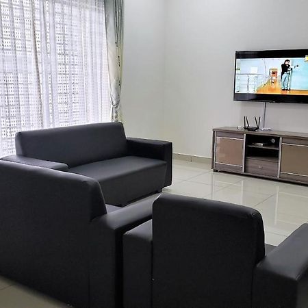 Sr Home-Stay @ Klia Куала Лумпур Екстериор снимка