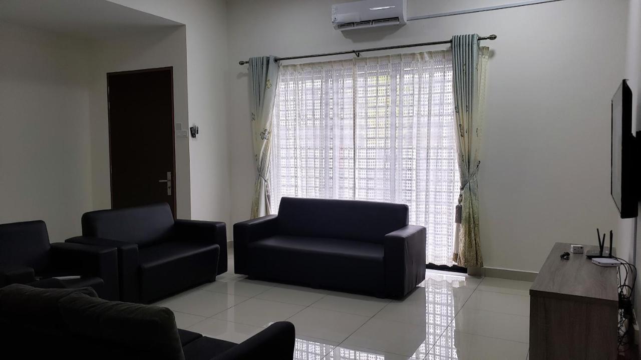 Sr Home-Stay @ Klia Куала Лумпур Екстериор снимка